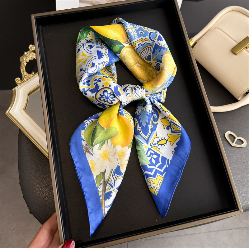 Ascot Neck Scarf - ผ้าพันคอไหมพิมพ์ลายผลไม้ใหม่ปี 2026 สำหรับผู้หญิง ใช้ตกแต่งผูกคอ ขนาด 70*70