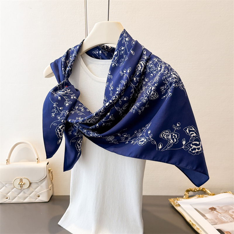 ผ้าพันคอสี่เหลี่ยมหรูหราสไตล์ว - Ascot Neck Scarf บทวิจารณ์และราคา