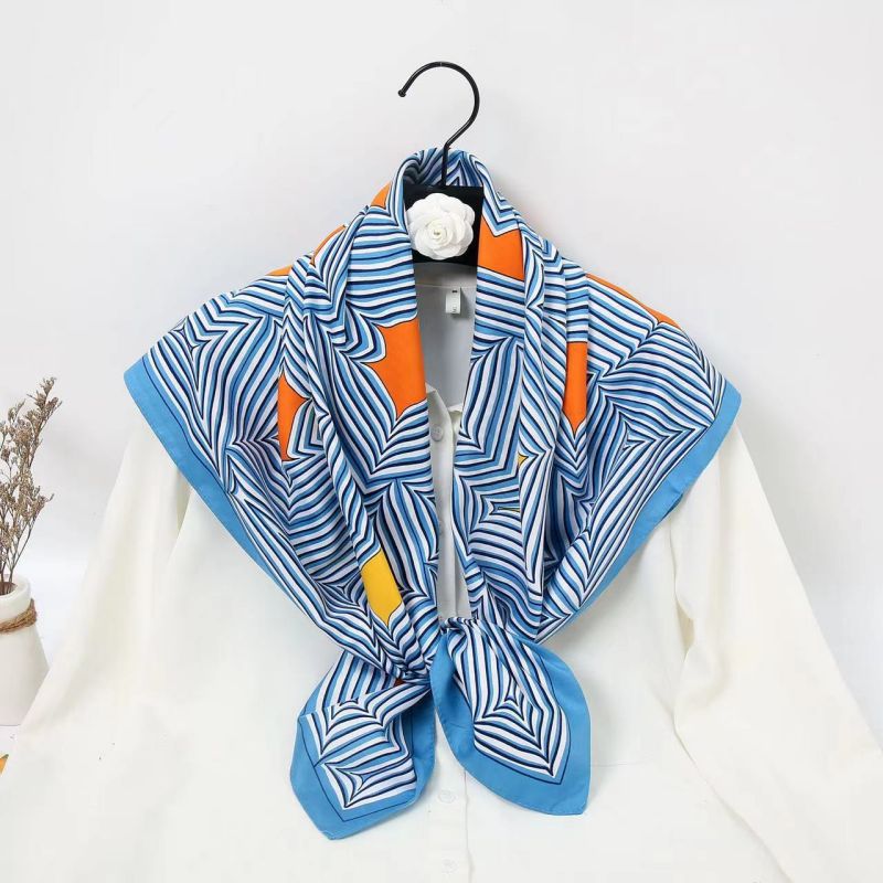 ผ้าพันคอสี่เหลี่ยมขนาด 90 ซม.  - Ascot Neck Scarf บทวิจารณ์และราคา