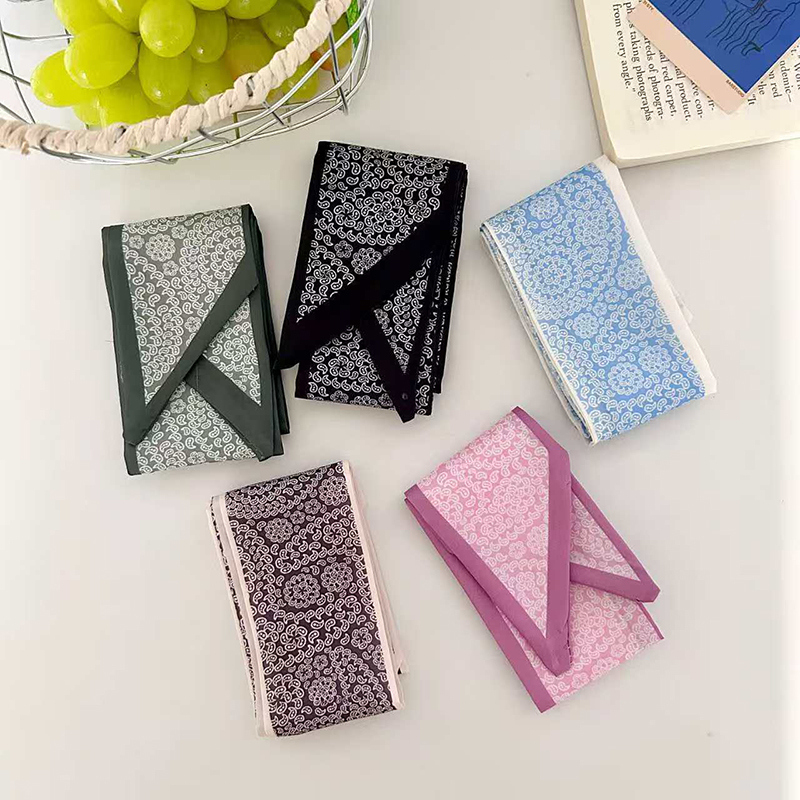 ผ้าพันคอซาตินลายดอกไม้เรขาคณิต - Ascot Neck Scarf บทวิจารณ์และราคา