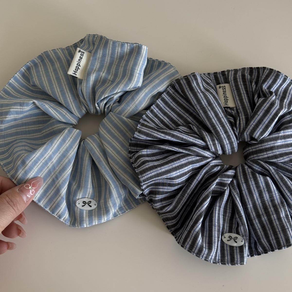 เกาหลีแฟชั่นลายผมยางวงสาวสีฟ้า - Silk Tie Striped บทวิจารณ์และราคา